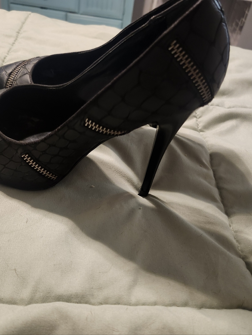 Giuseppe Zanotti Black Textured Heels - Picture 9 of 9